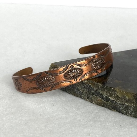 VTG Bell Trading Copper Stamped Concho Small Southwest Cuff Bracelet 6" - Picture 4 of 16
